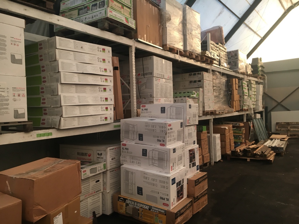 склад садовой мебели