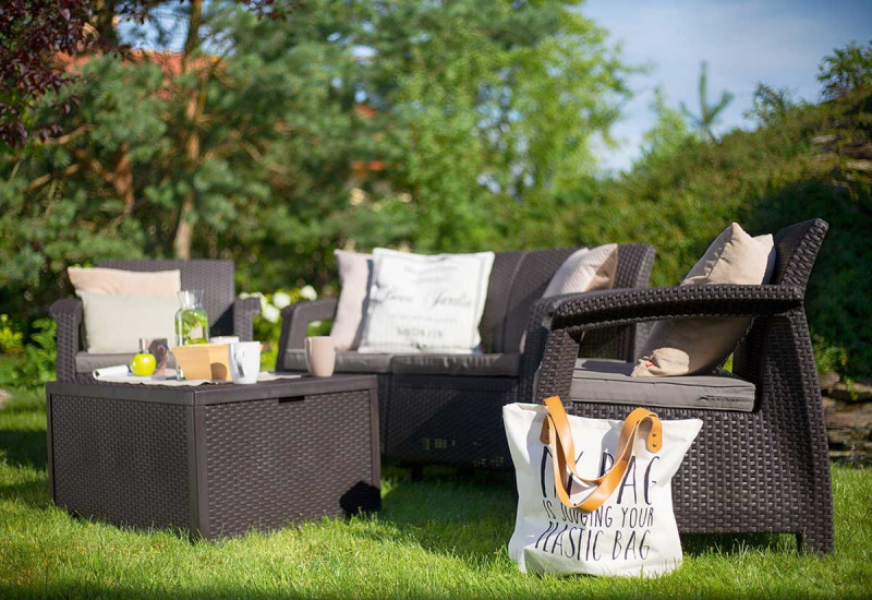 Стол для дачи