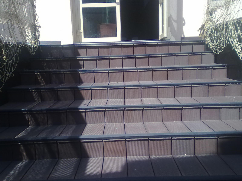 Ступени из ДПК