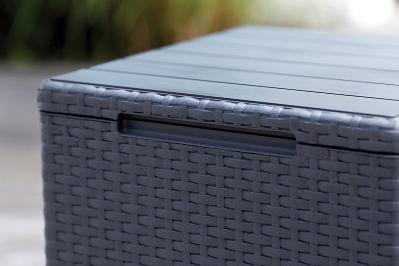 Стол для дачи