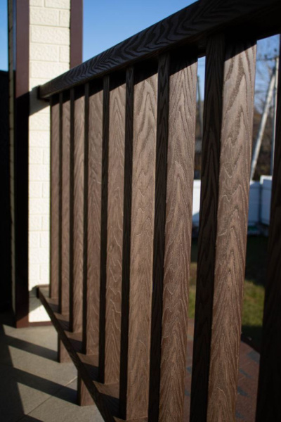 Балясина дпк POLIVAN SINGARAJA коричневая Балясина дпк POLIVAN SINGARAJA коричневая