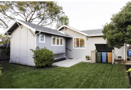 Пластиковые шкафы и тумбы