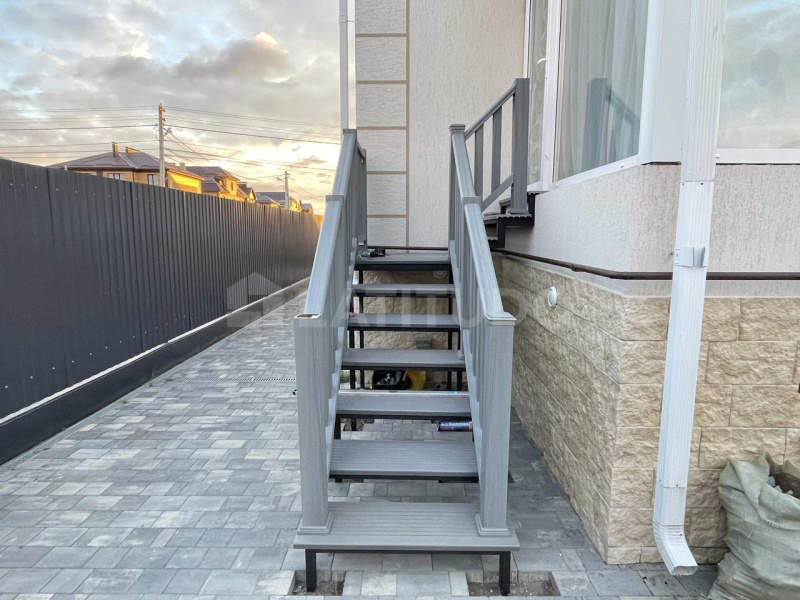 Ступени из ДПК