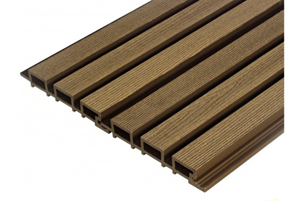 Реечная бесшовная панель TimberTex коэкструзия 169x26x3000 мм тик  | Купить в Интернет-магазине | Цена 738 ₽ Фасадные панели из ДПК